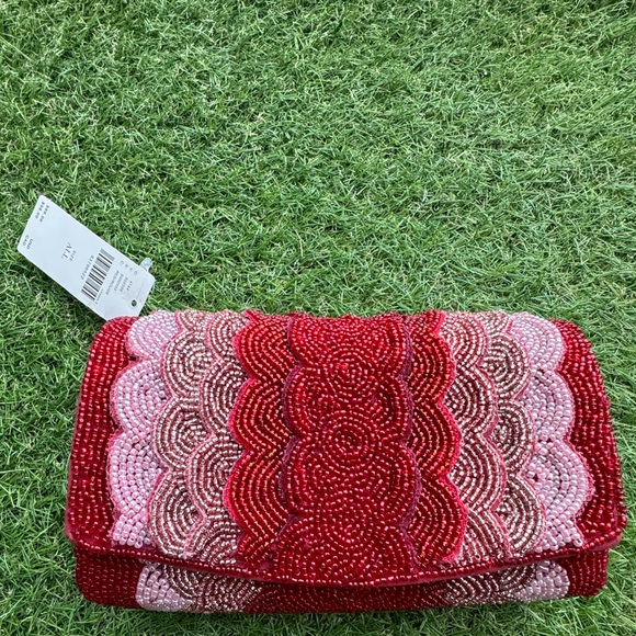 petal clutch beaded bag - Picture 7 of 8